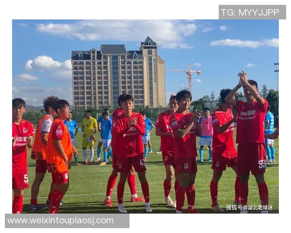 上海足球队在钻石联赛积分榜上以100分稳居第一名展现强大实力